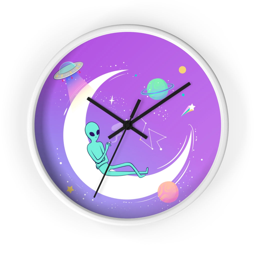 Alien Chilling Wall clock