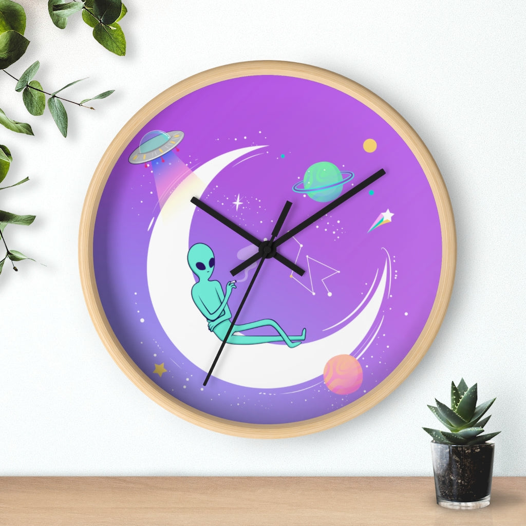 Alien Chilling Wall clock