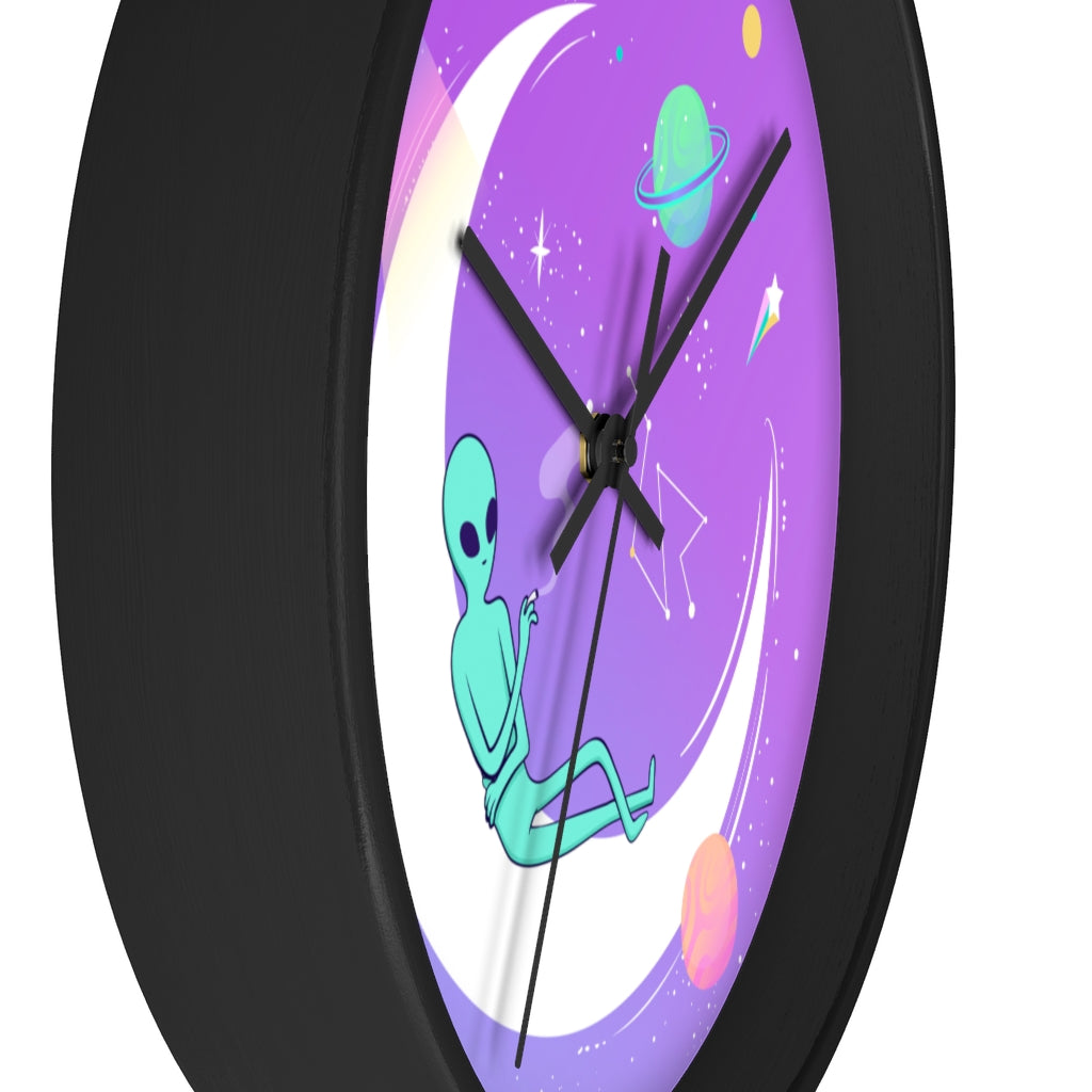 Alien Chilling Wall clock