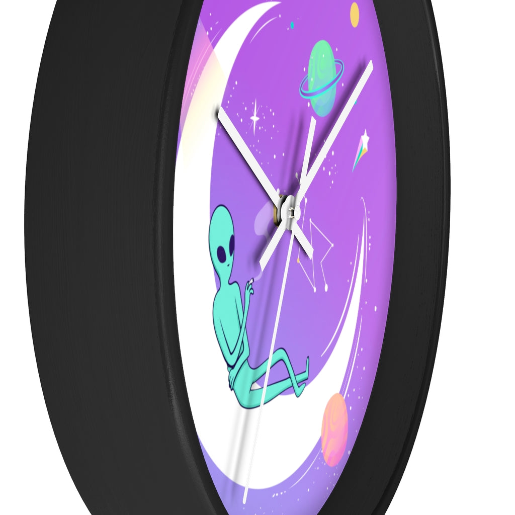 Alien Chilling Wall clock