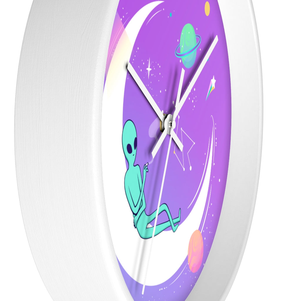 Alien Chilling Wall clock