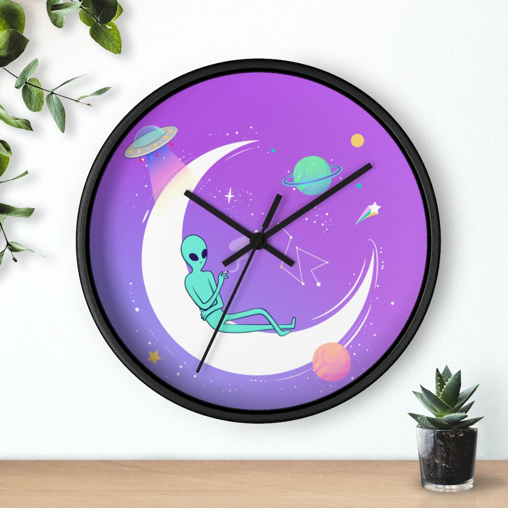Alien Chilling Wall clock