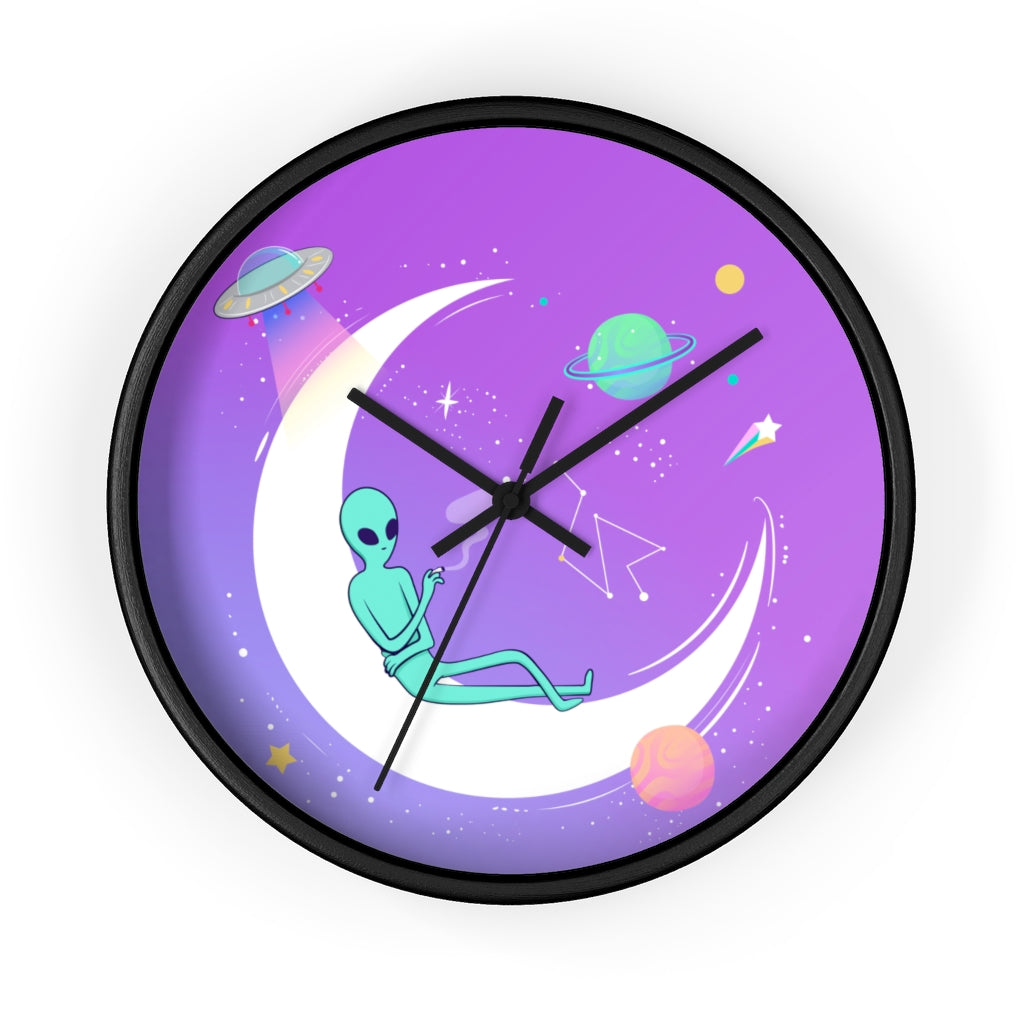 Alien Chilling Wall clock