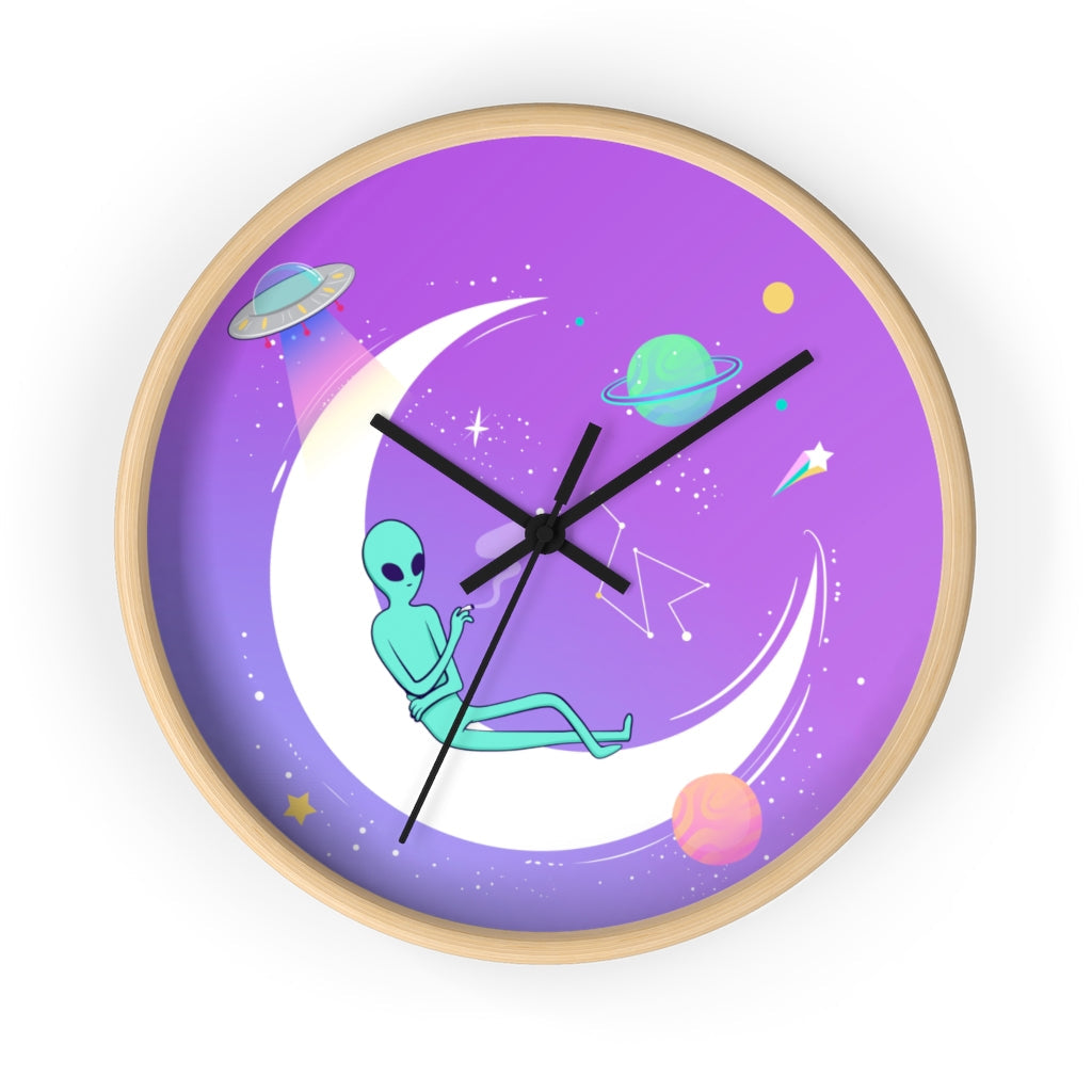 Alien Chilling Wall clock
